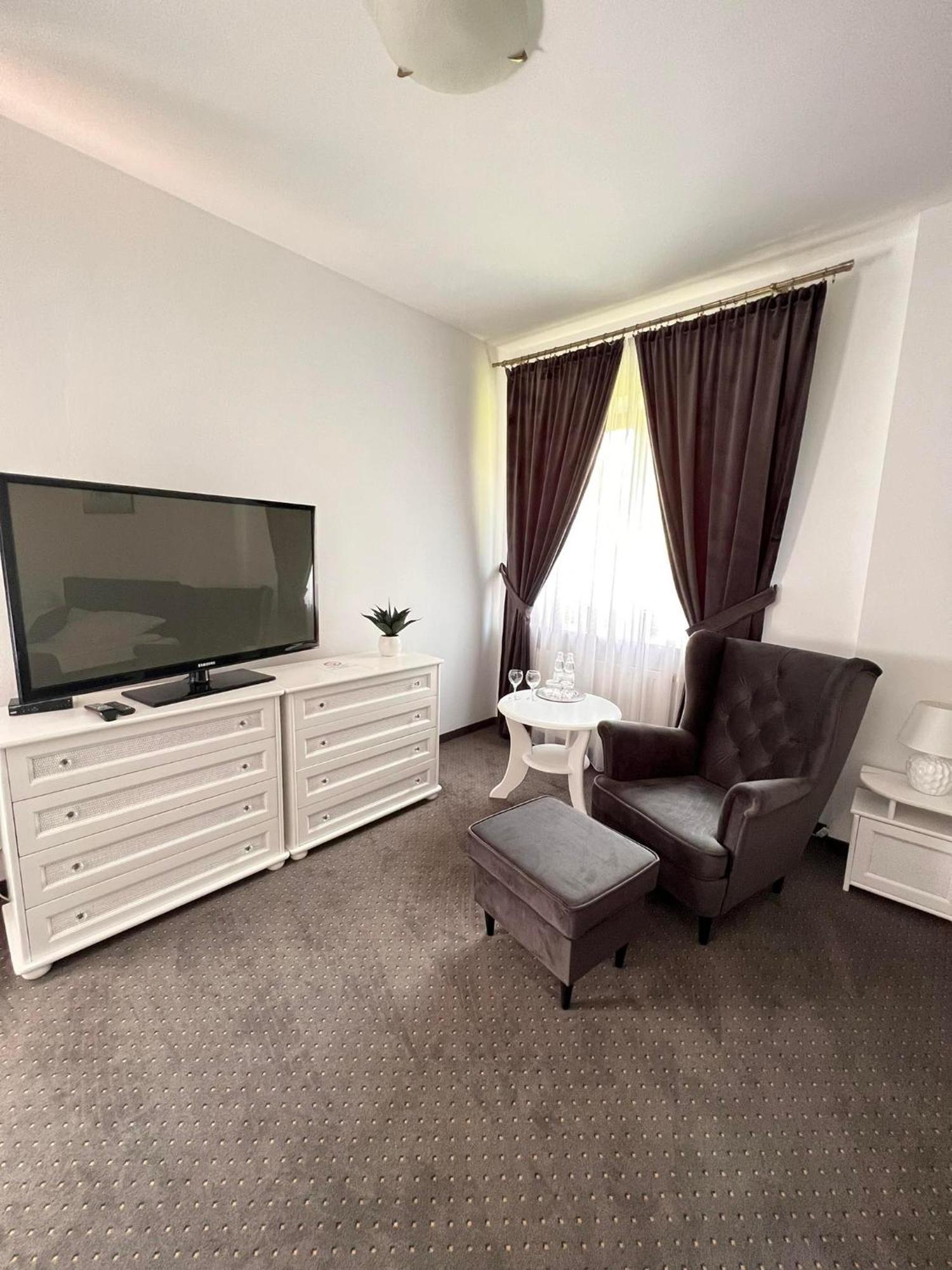 Opoczno Hotel Park מראה חיצוני תמונה