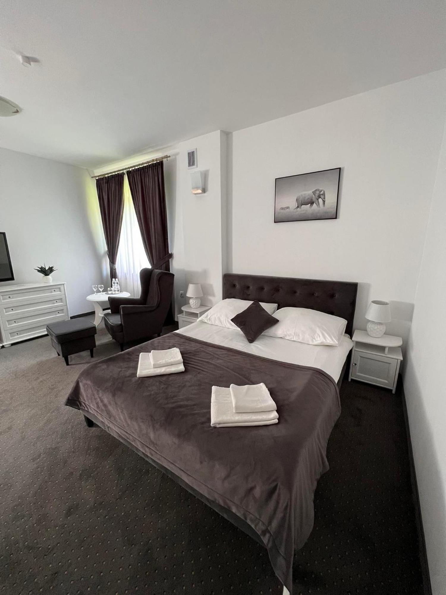 Opoczno Hotel Park מראה חיצוני תמונה