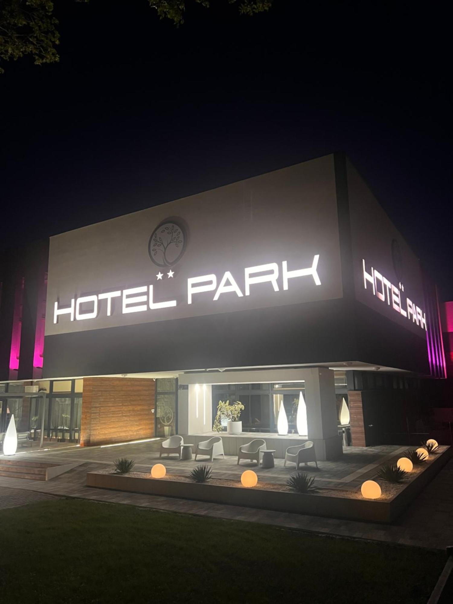 Opoczno Hotel Park מראה חיצוני תמונה