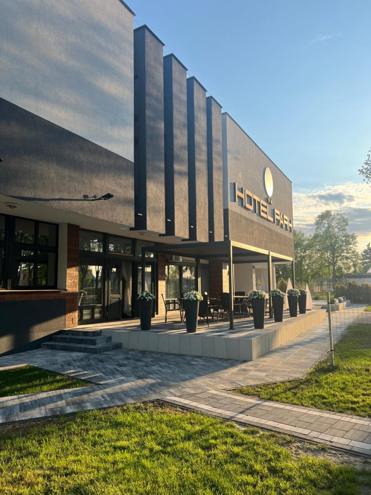 Opoczno Hotel Park מראה חיצוני תמונה