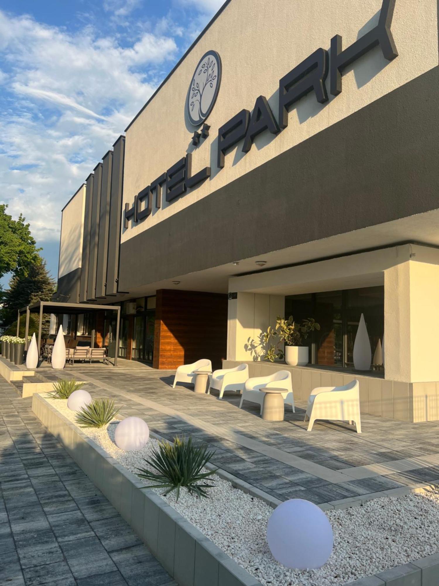 Opoczno Hotel Park מראה חיצוני תמונה